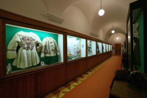 Vlastivedné múzeum v Hlohovci - Ľudový odev